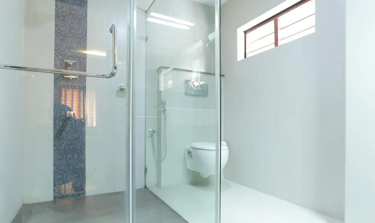 Oyo 16864 Soubhagya Residency Hotel Thalassery