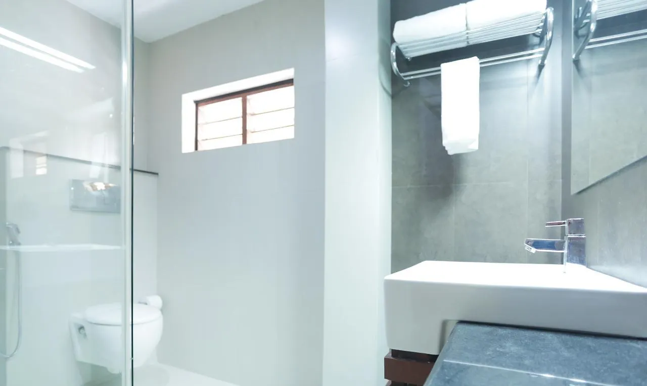 ***  Oyo 16864 Soubhagya Residency Hotel Thalassery India