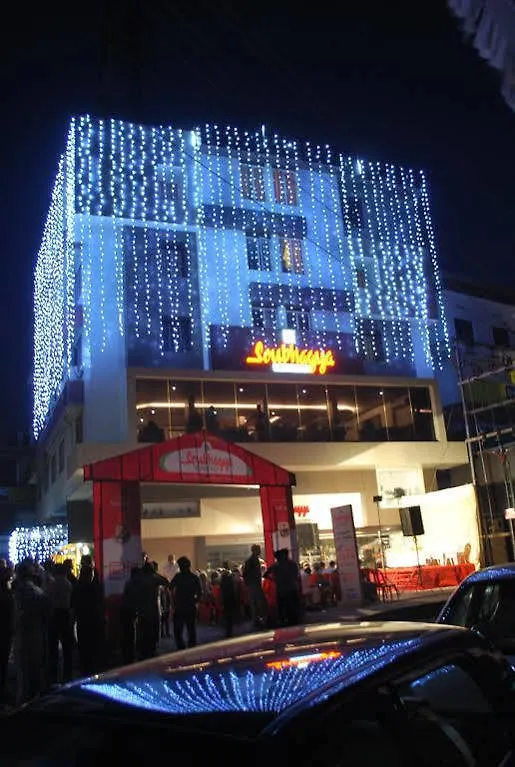 Oyo 16864 Soubhagya Residency Hotel Thalassery